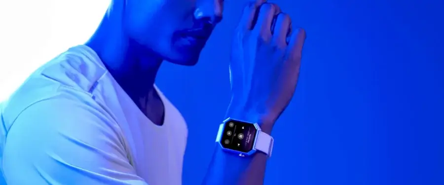 Smartwatch Long Battery Life and Connectivity