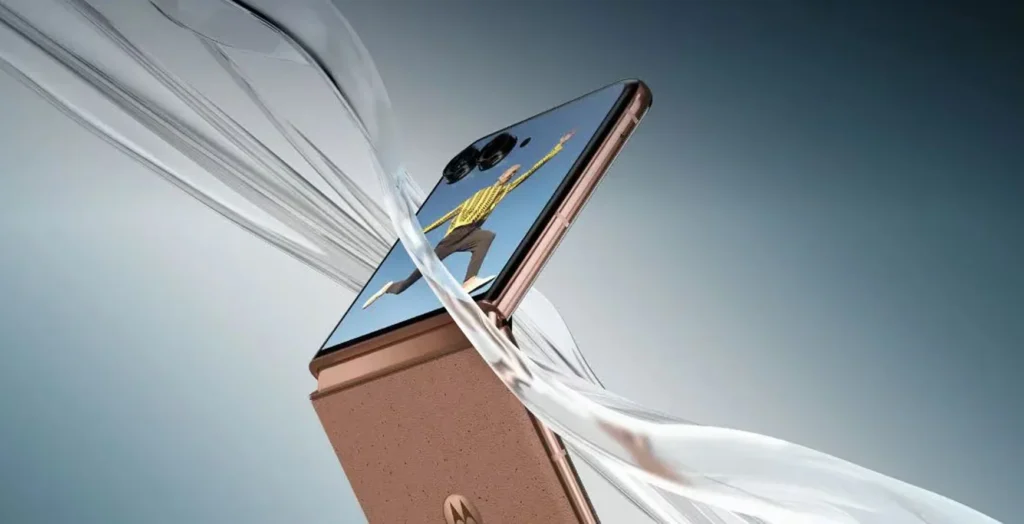 Motorola Razr Plus | GadgetRanks